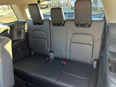 2025 Nissan Pathfinder Platinum