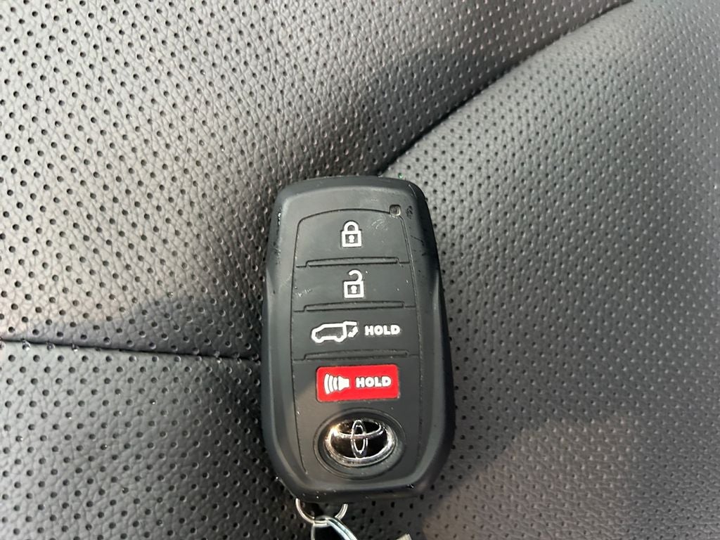 2025 Toyota GRAND HIGHLANDER Platinum