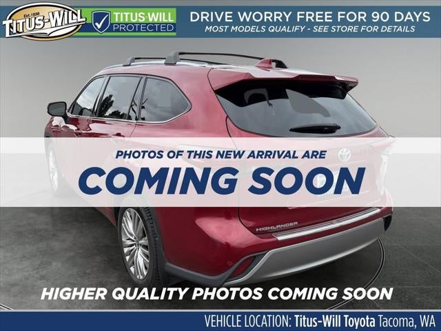 2022 Toyota Highlander Hybrid Platinum