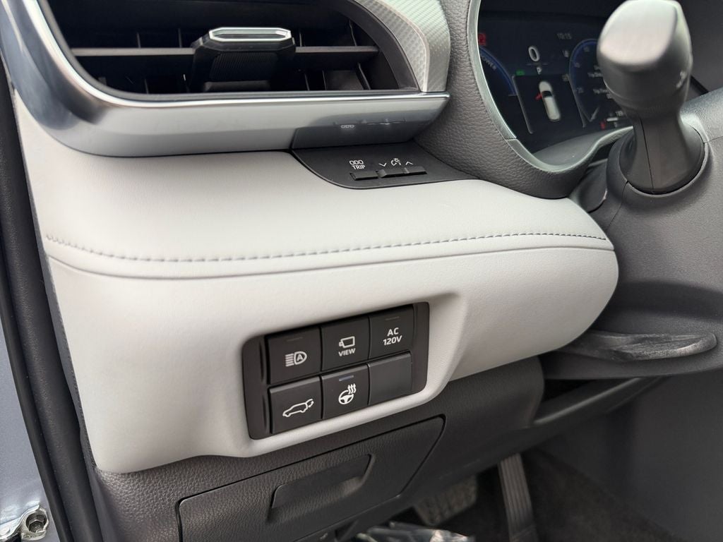 2023 Toyota Highlander Hybrid Platinum