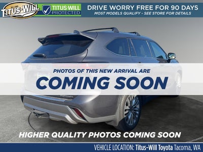 2023 Toyota Highlander Hybrid Platinum