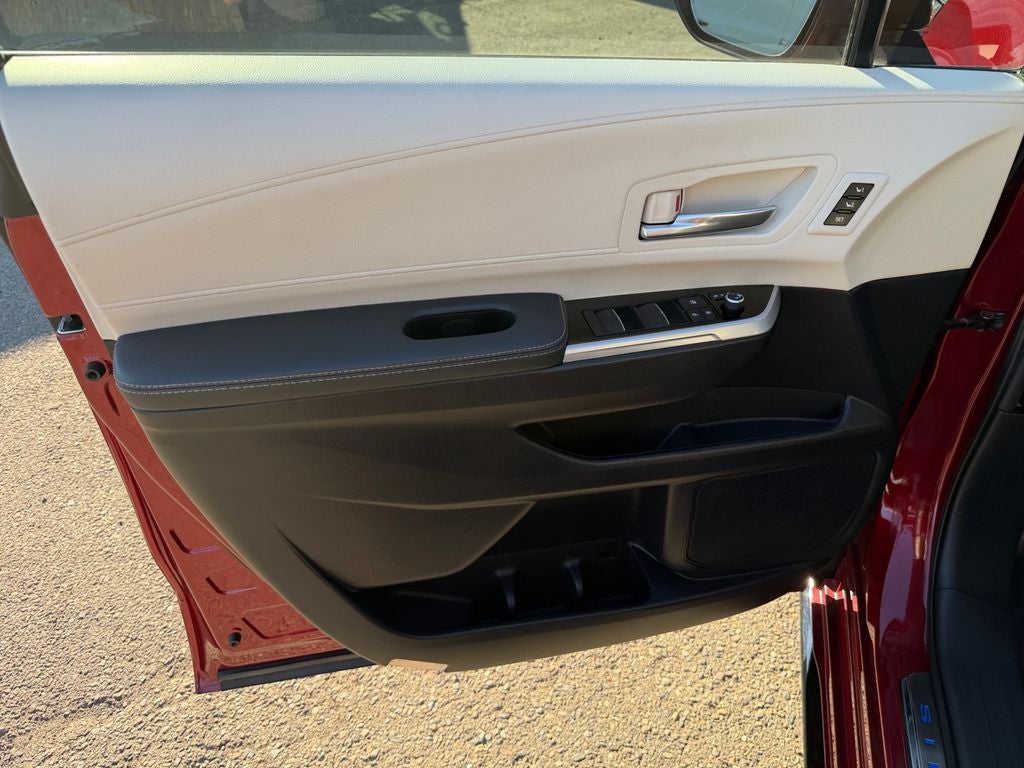 2025 Toyota Sienna Platinum 7 Passenger
