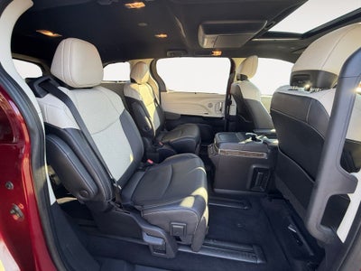 2025 Toyota Sienna Platinum 7 Passenger