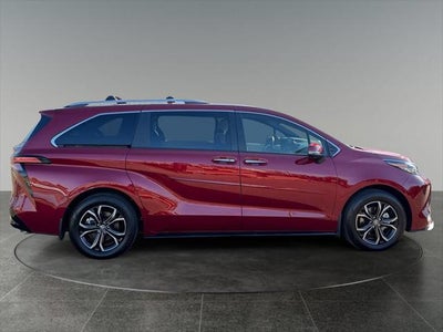2025 Toyota Sienna Platinum 7 Passenger