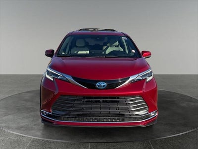 2025 Toyota Sienna Platinum 7 Passenger