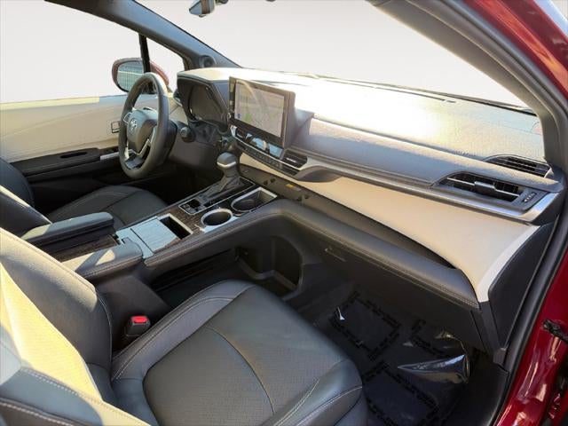 2025 Toyota Sienna Platinum 7 Passenger