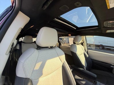 2025 Toyota Sienna Platinum 7 Passenger
