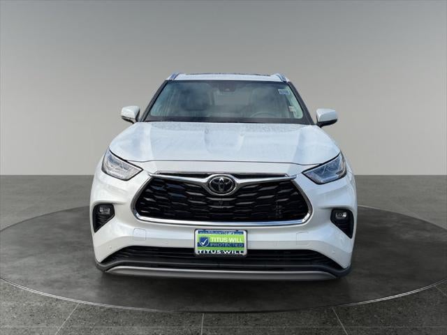 2022 Toyota Highlander Platinum