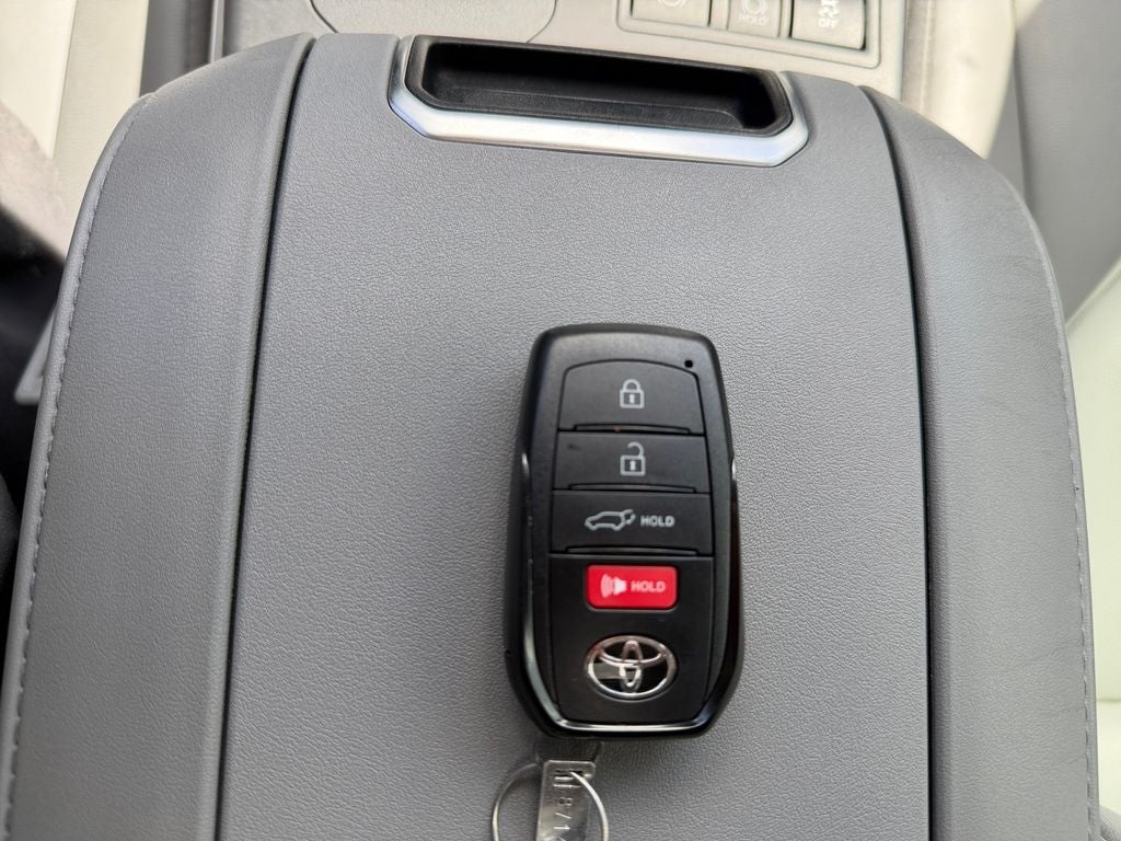 2024 Toyota Highlander Hybrid XLE