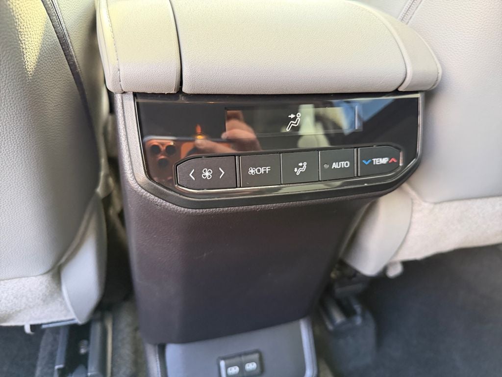 2024 Toyota Highlander Hybrid XLE