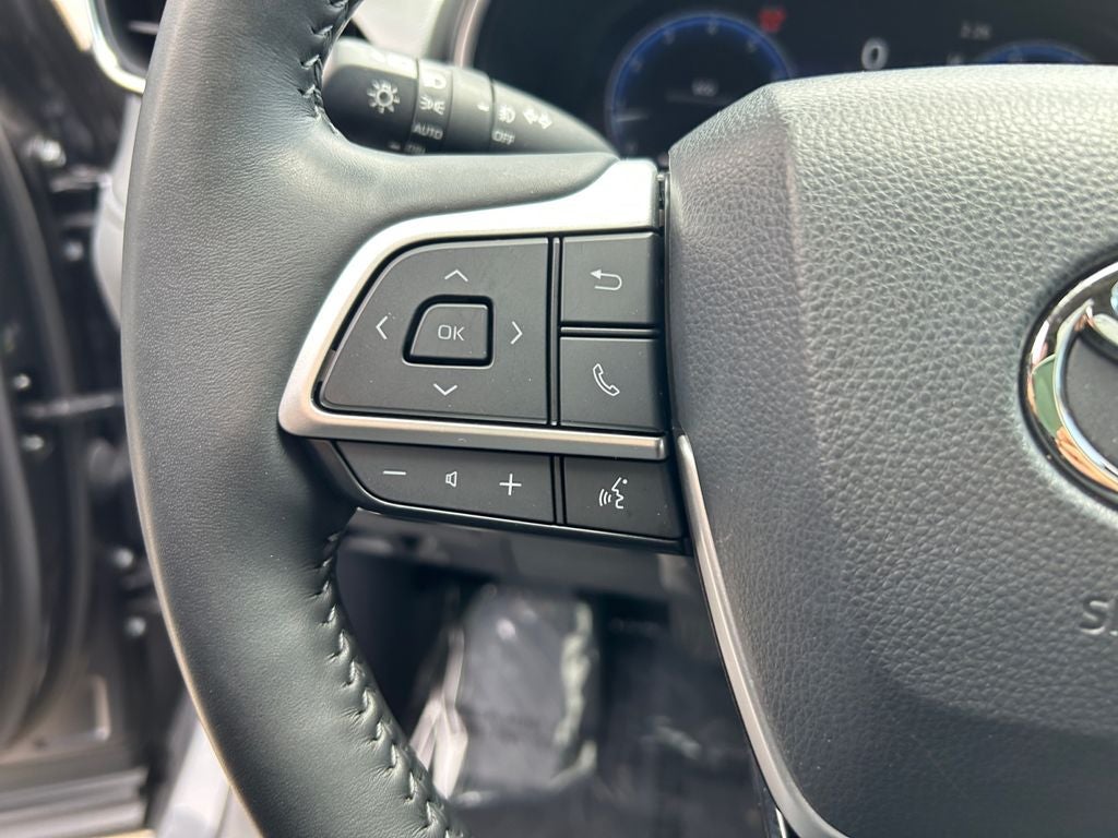 2023 Toyota HIGHLANDER Platinum 1 OWNER