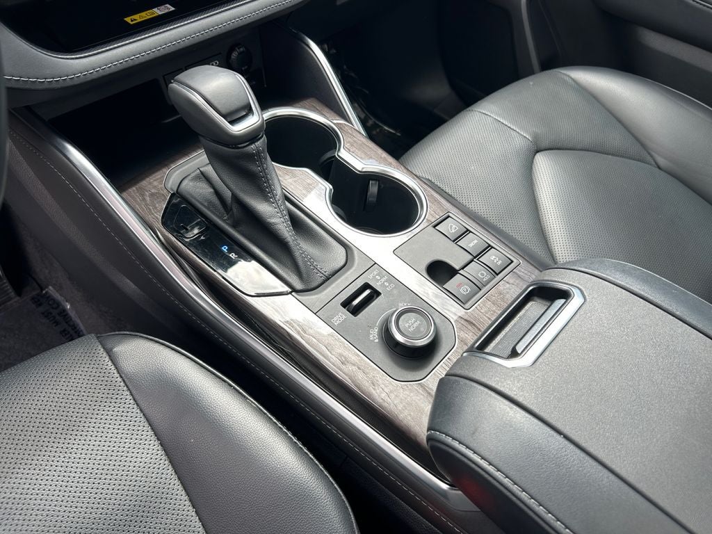 2023 Toyota HIGHLANDER Platinum 1 OWNER