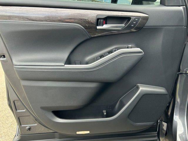 2023 Toyota HIGHLANDER Platinum 1 OWNER