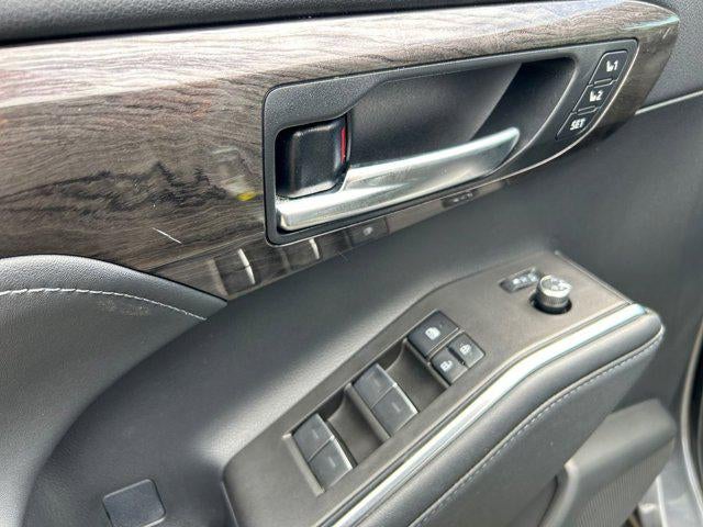 2023 Toyota HIGHLANDER Platinum 1 OWNER