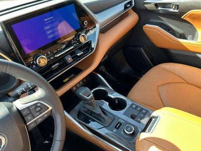 2025 Toyota HIGHLANDER Platinum