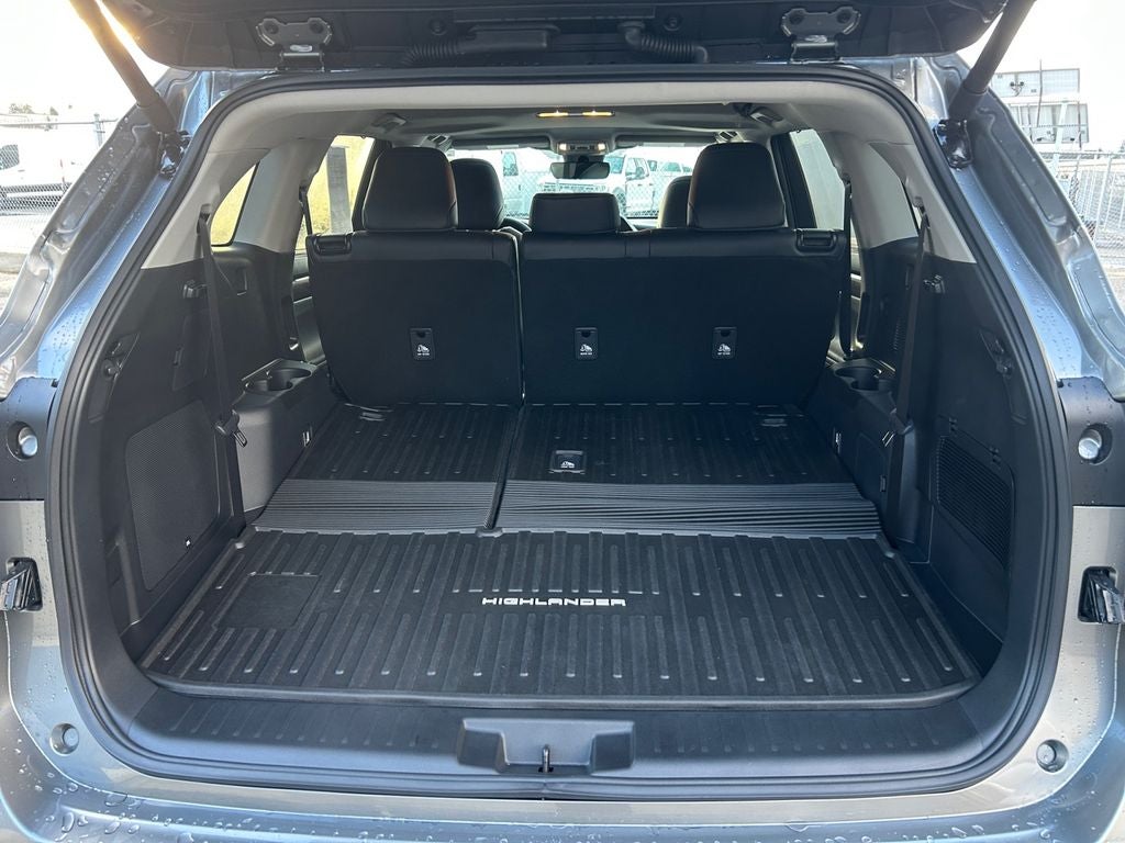 2025 Toyota HIGHLANDER Limited