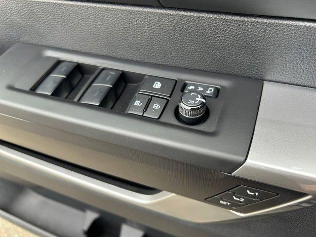 2023 Toyota TUNDRA 4X4 Platinum