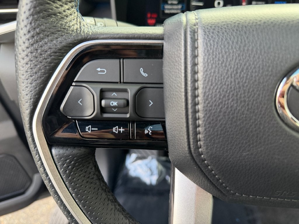 2023 Toyota Tundra Hybrid Platinum