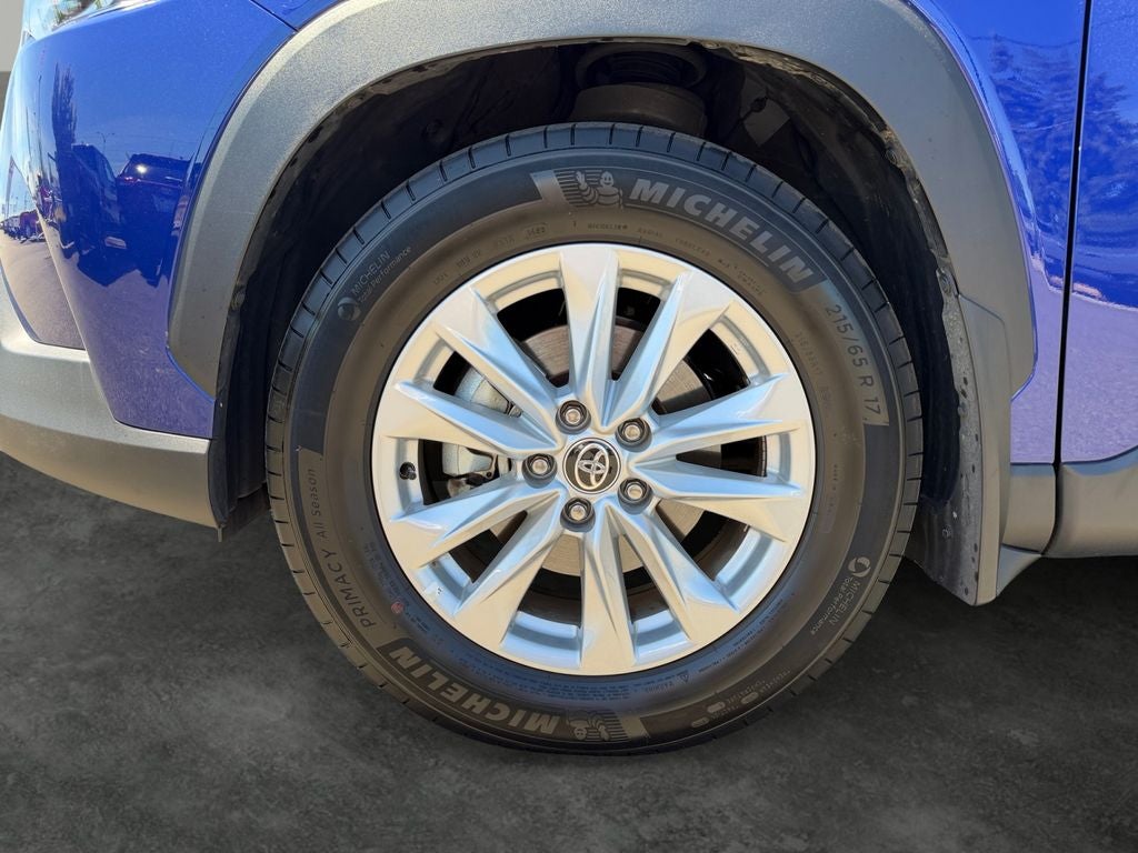 2025 Toyota Corolla Cross LE