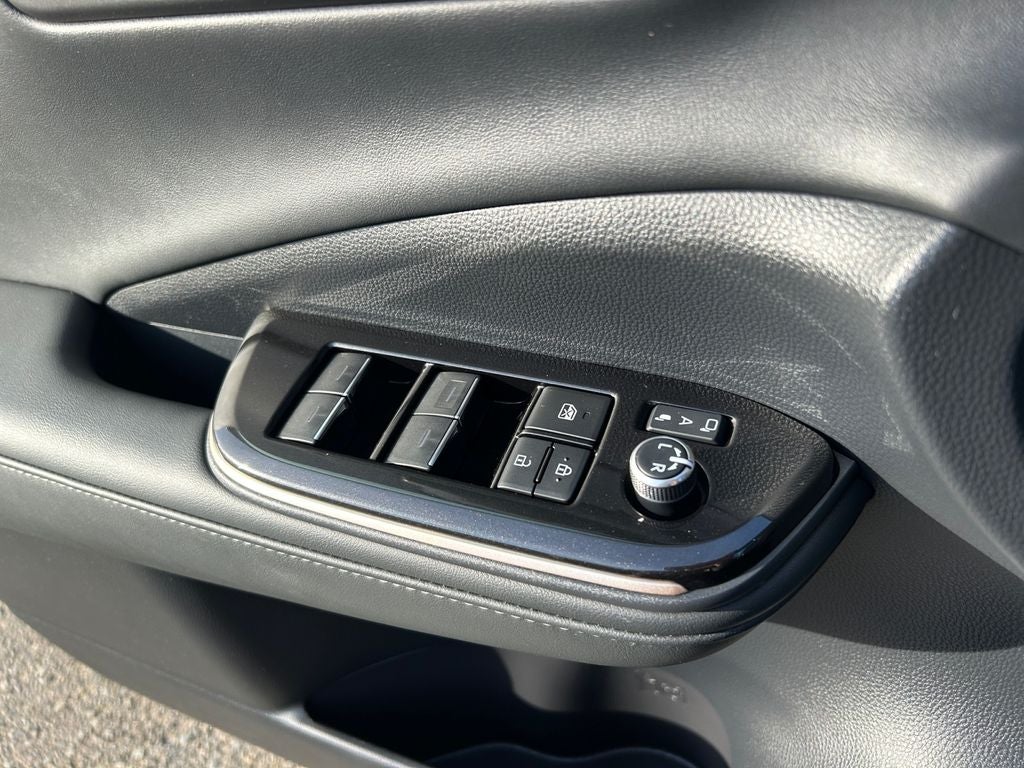 2025 Toyota Crown Signia XLE