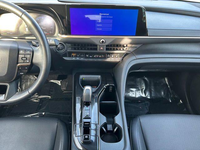 2025 Toyota CROWN SIGNIA XLE Certified