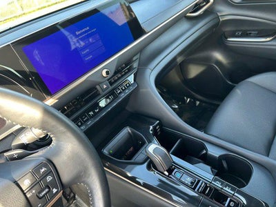 2025 Toyota CROWN SIGNIA XLE Certified