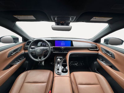 2025 Toyota CROWN SIGNIA XLE