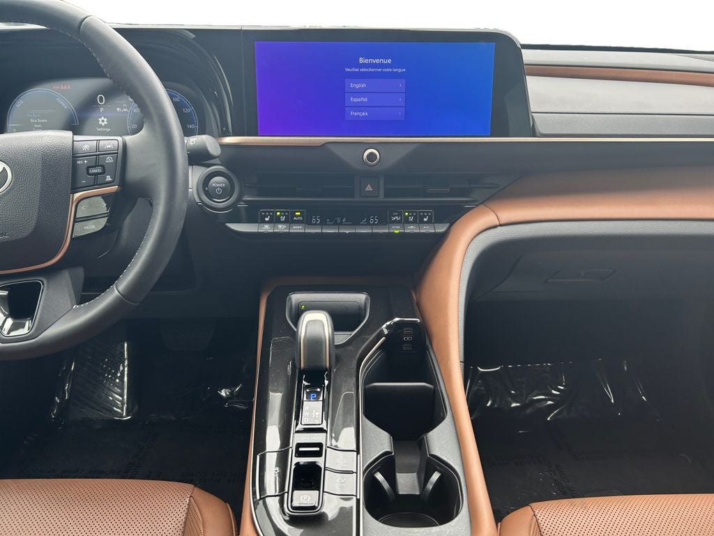 2025 Toyota CROWN SIGNIA XLE