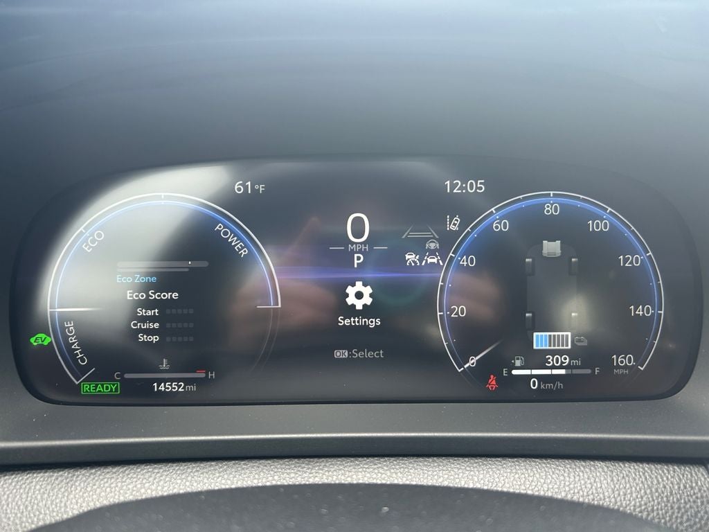 2025 Toyota CROWN SIGNIA XLE