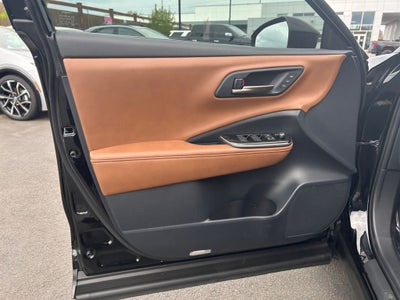 2025 Toyota CROWN SIGNIA XLE