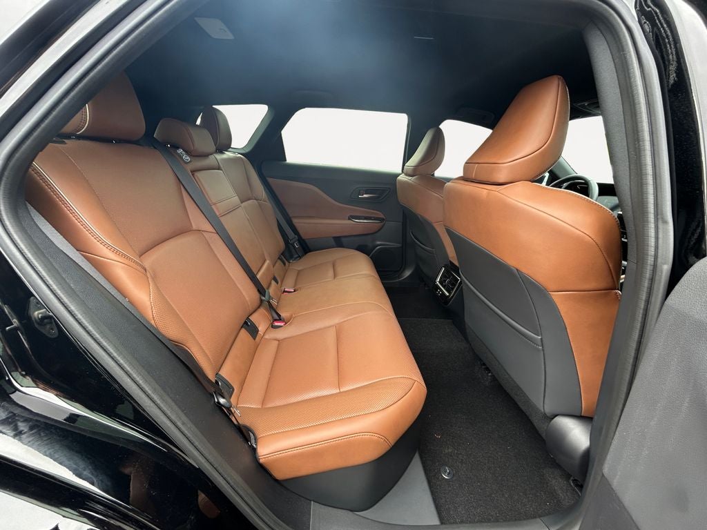 2025 Toyota CROWN SIGNIA XLE