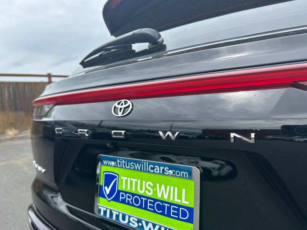 2025 Toyota CROWN SIGNIA XLE