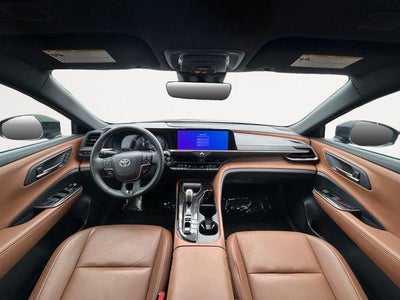 2025 Toyota CROWN SIGNIA XLE