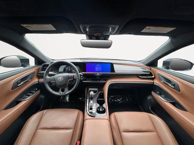 2025 Toyota CROWN SIGNIA XLE