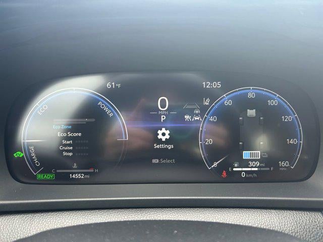 2025 Toyota CROWN SIGNIA XLE