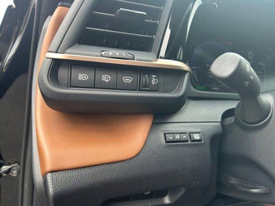 2025 Toyota CROWN SIGNIA XLE