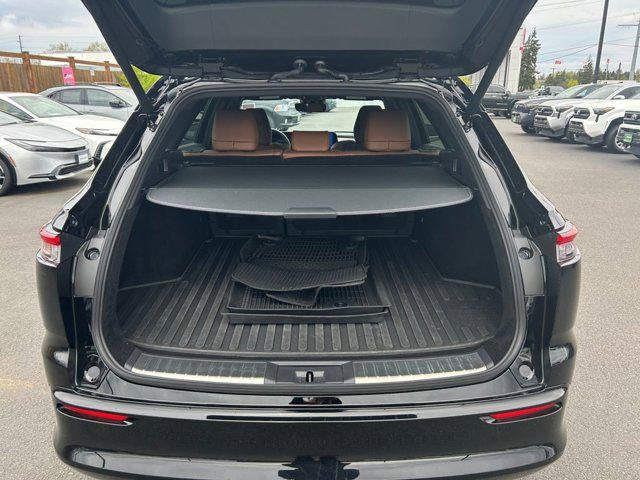 2025 Toyota CROWN SIGNIA XLE