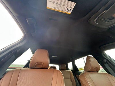 2025 Toyota CROWN SIGNIA XLE