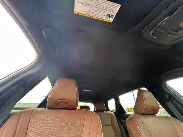 2025 Toyota CROWN SIGNIA XLE