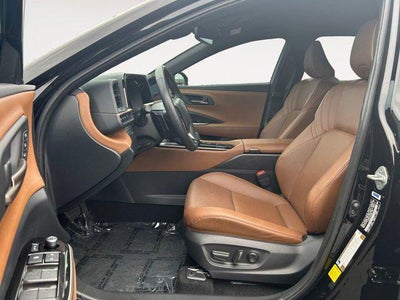 2025 Toyota CROWN SIGNIA XLE