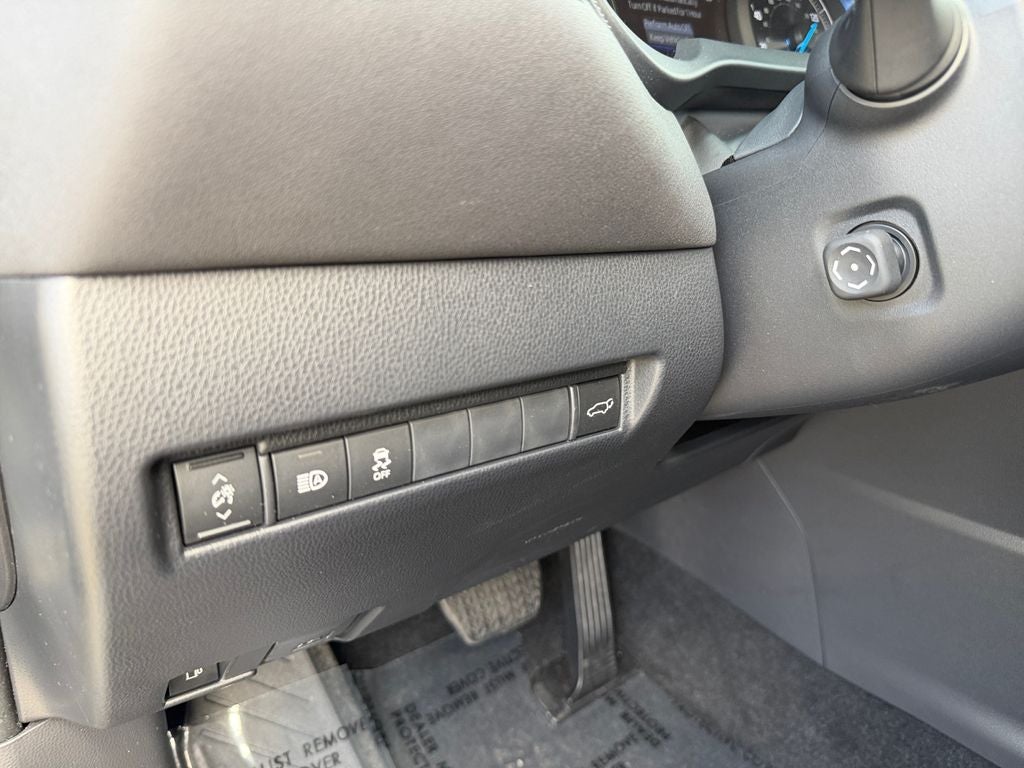 2024 Toyota Venza LE