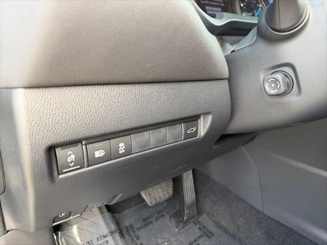 2024 Toyota Venza LE