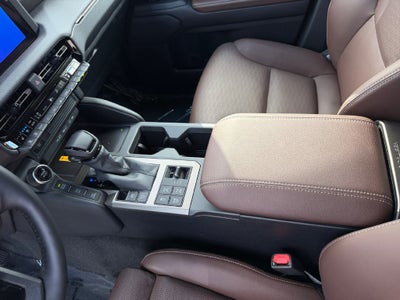 2027 Toyota Land Cruiser Base