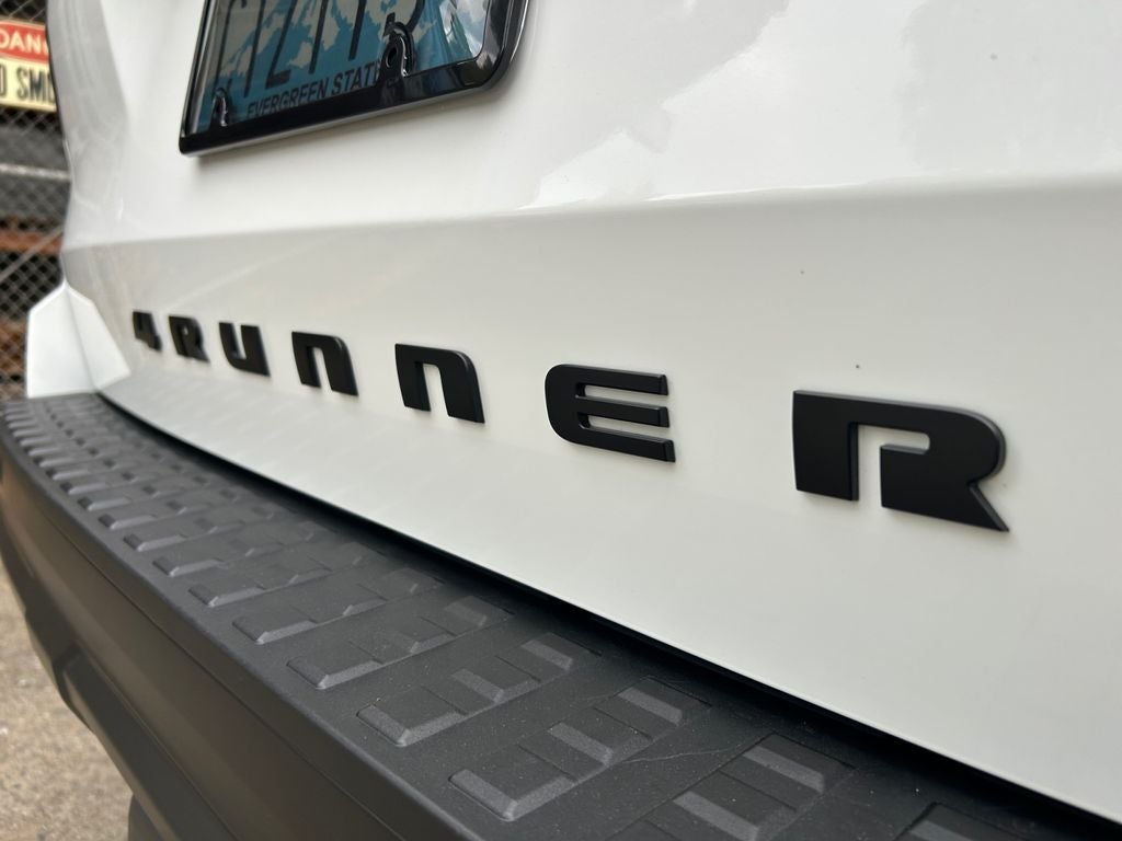 2025 Toyota 4RUNNER SR5