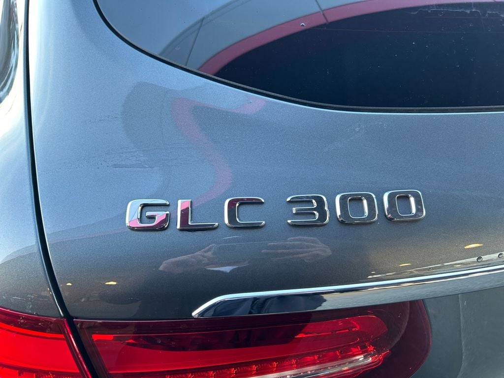 2018 Mercedes-Benz GLC GLC 300 4MATIC® CREAM PUFF