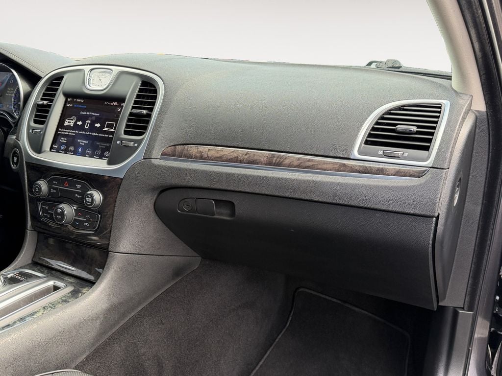 2022 Chrysler 300 Touring