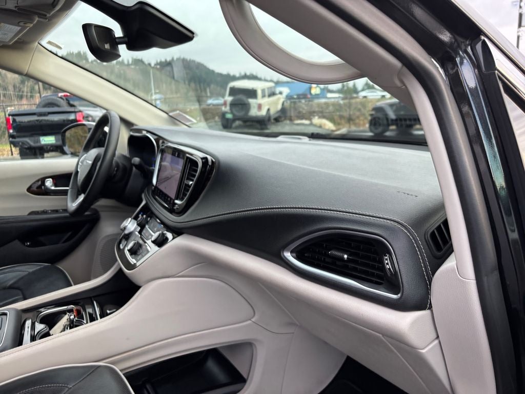 2023 Chrysler Pacifica Hybrid Limited