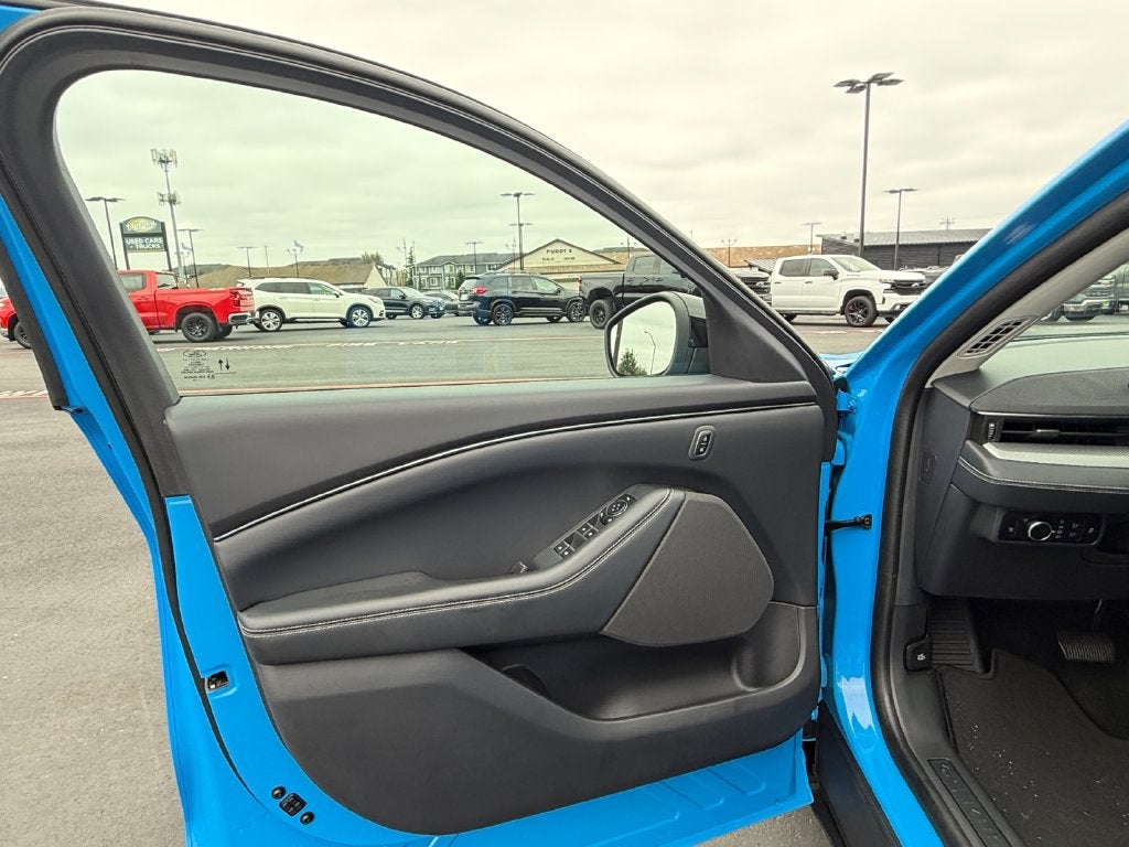 2023 Ford Mustang Mach-E Select