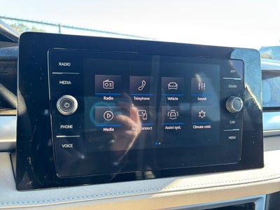 2025 Volkswagen Taos 1.5T SE