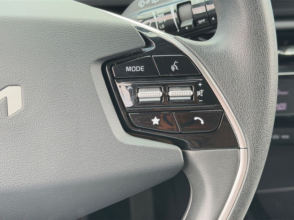 2025 Kia Niro LX